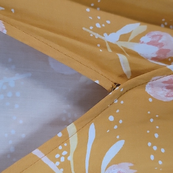 Ava & Viv Squash Floral Print Romper Plus Size 1X V-Neck Closure - Picture 8 of 15